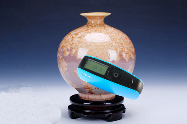 1637130638868838.jpg 光泽度仪测量釉面光泽度.jpg