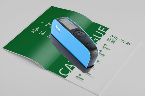 1637216032437599.jpg 光泽度仪测量印刷光泽度.jpg