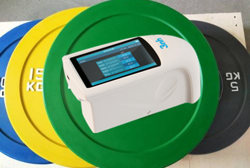 光泽度仪检测彩色橡胶杠铃片